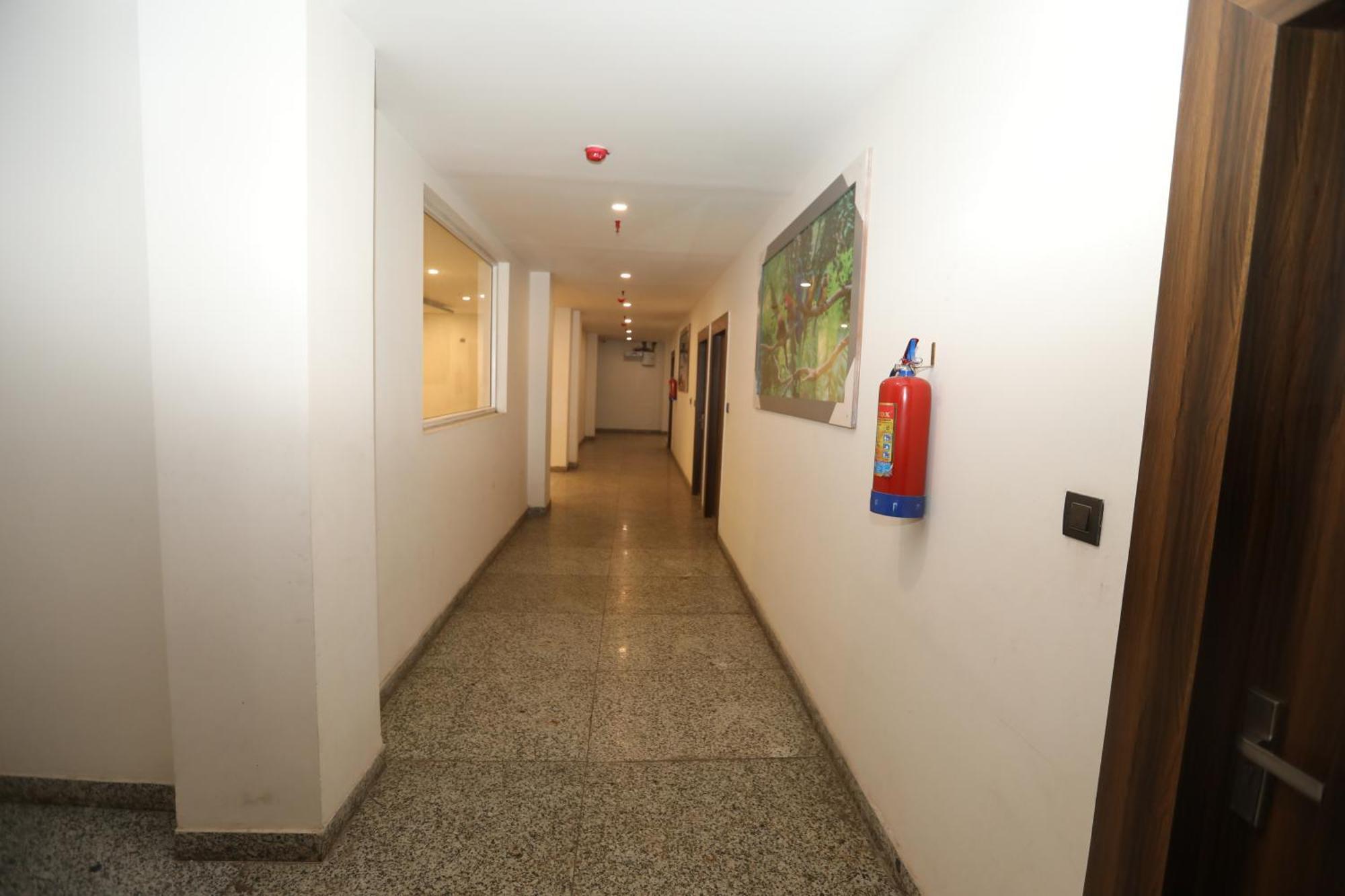 Hotel Noida Grand Sec 58 Экстерьер фото