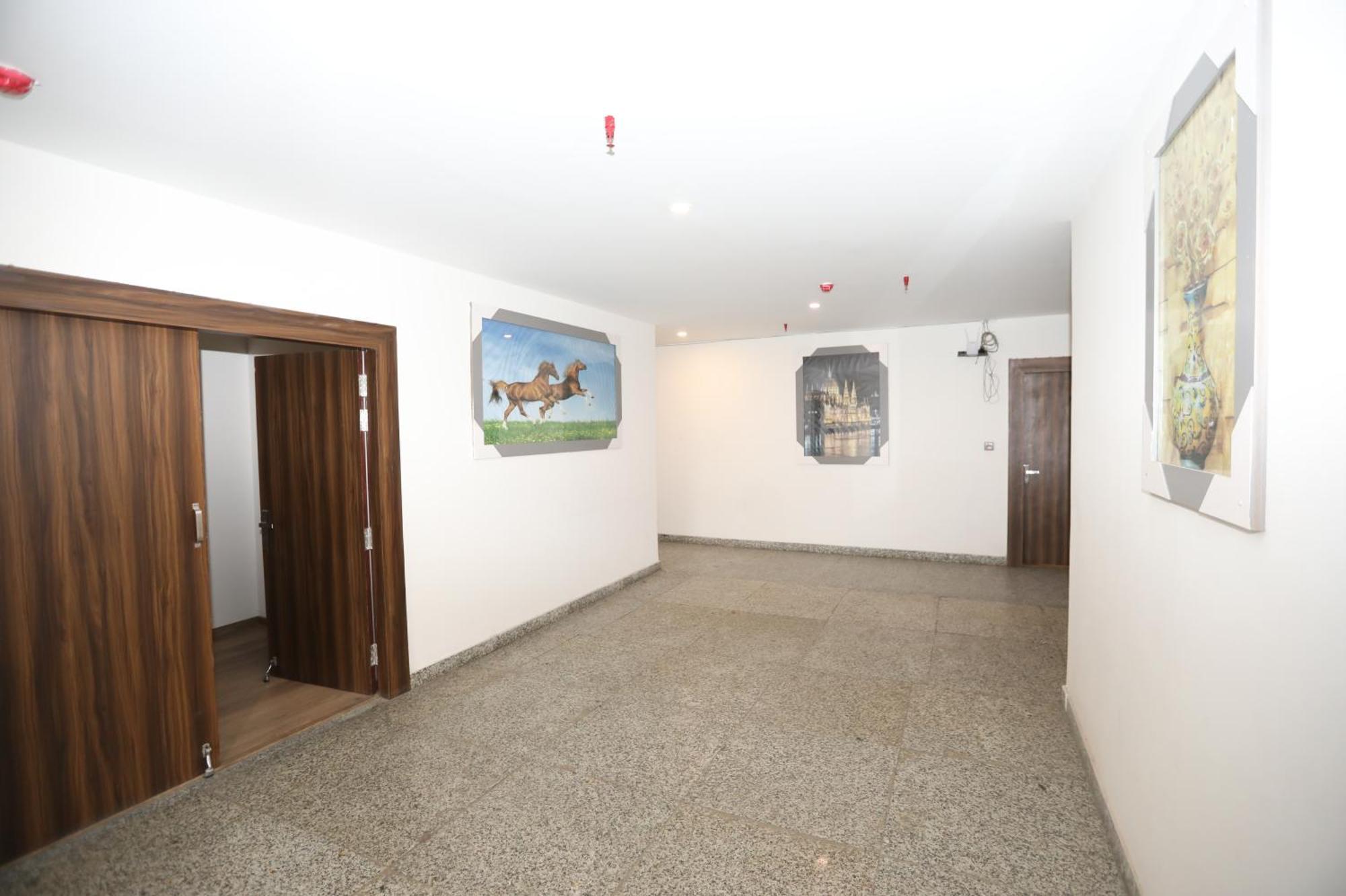 Hotel Noida Grand Sec 58 Экстерьер фото
